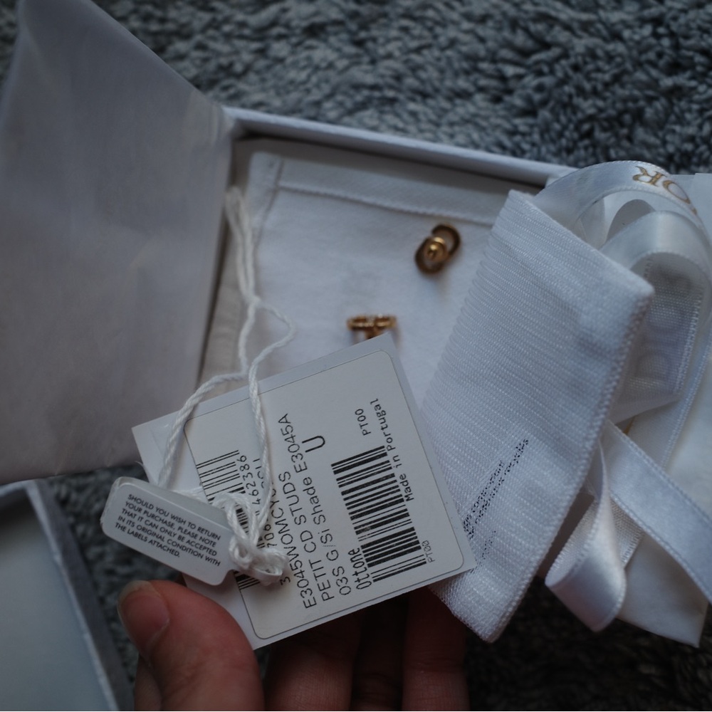 Dior Earring - Picture 4 of 10